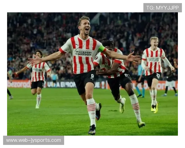 埃因霍温欧冠主场大胜迎首胜 荷甲俱乐部进攻火力全开