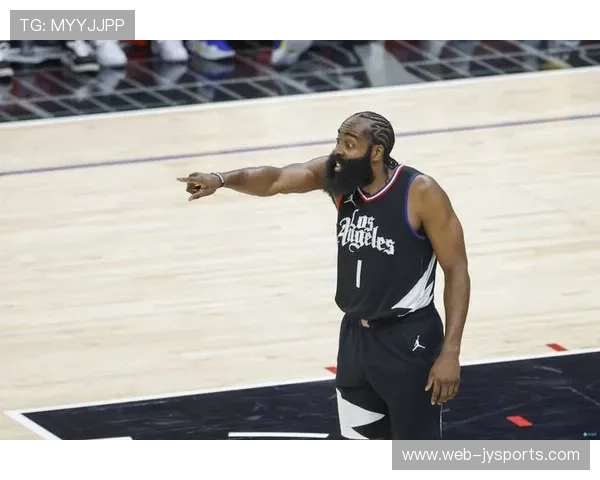 快船110-106胜奇才,哈登关键罚球连抢篮板锁定胜局 快船110-106胜奇才,哈登关键罚球连抢篮板锁定胜局